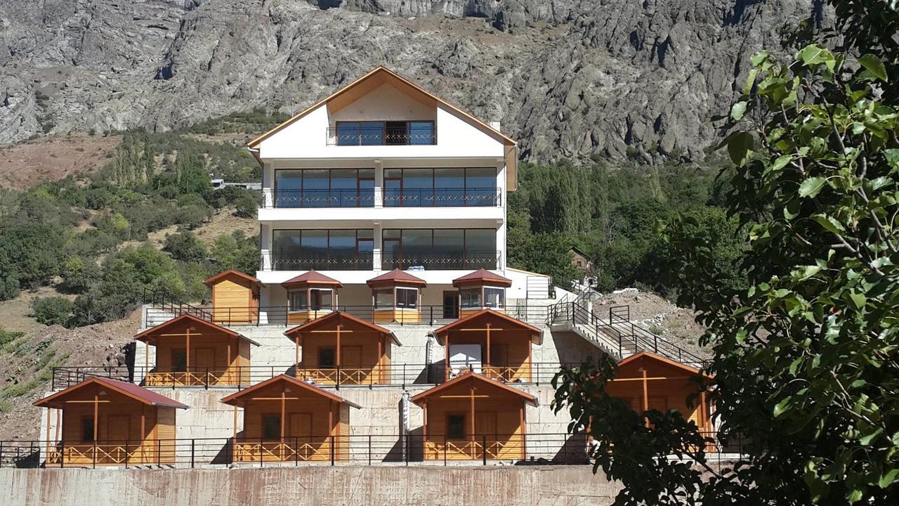 Karsi Bahce Hotell Sebinkarahisar Eksteriør bilde