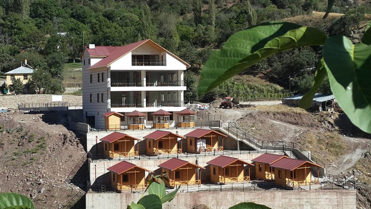 Karsi Bahce Hotell Sebinkarahisar Eksteriør bilde